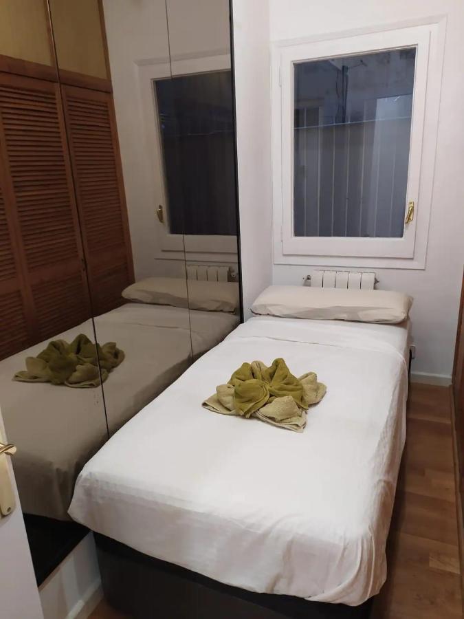 Rooms Arago Barcelona Buitenkant foto